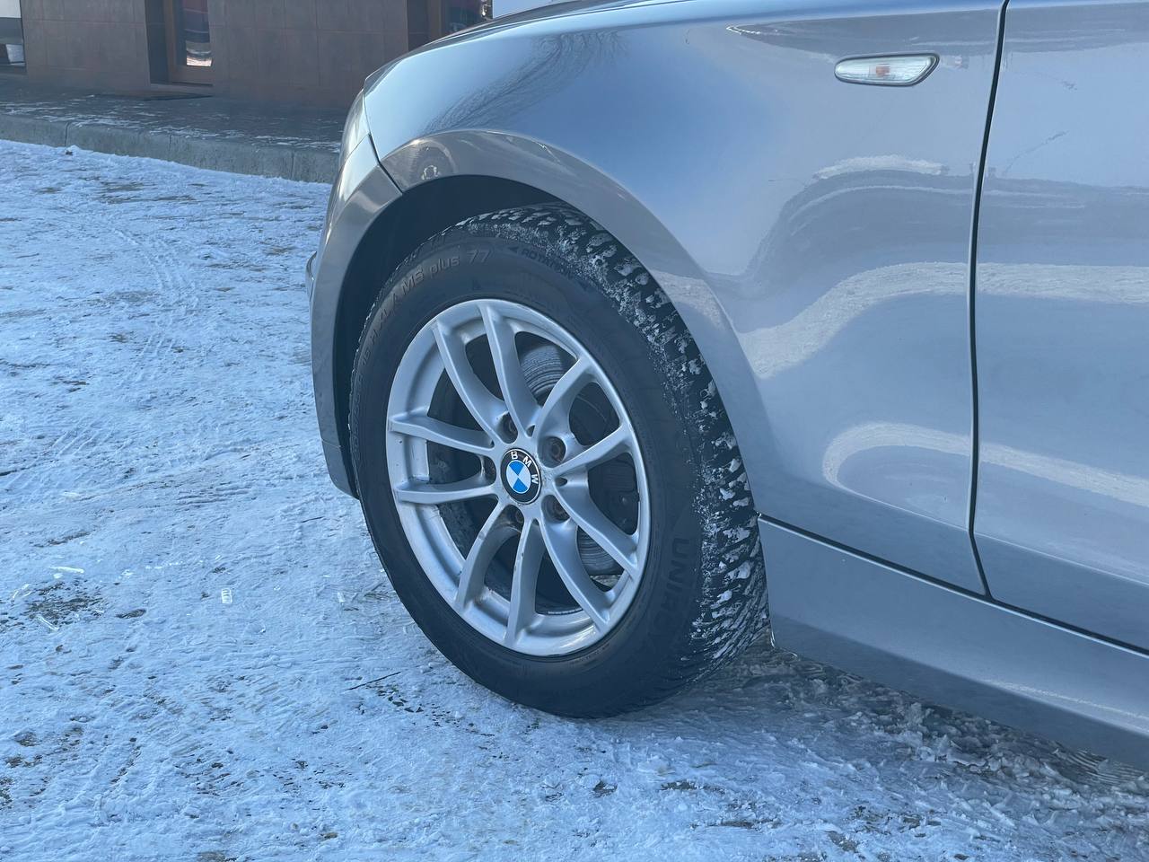 BMW 120i (E81)