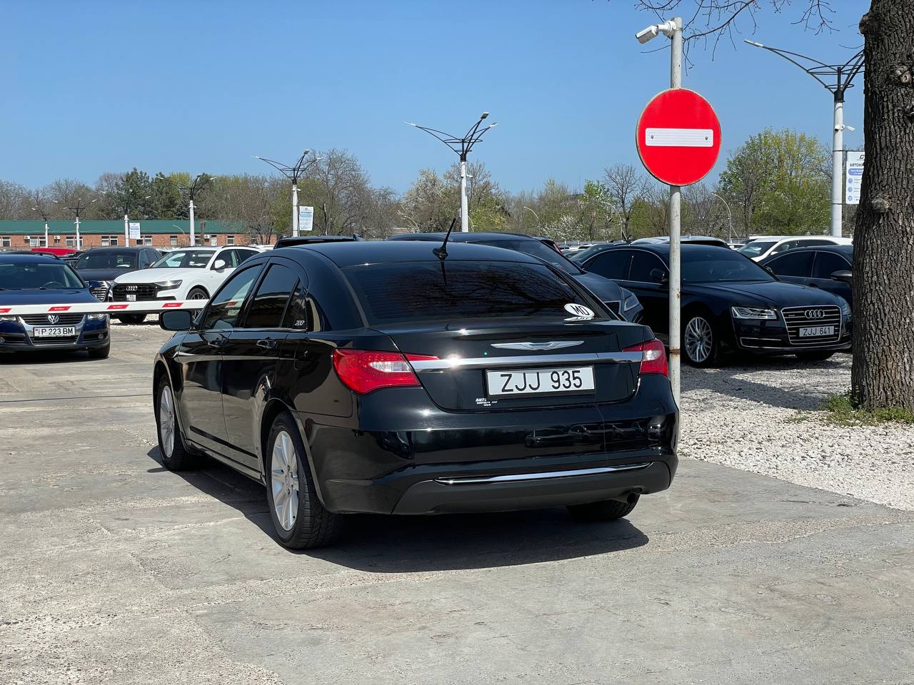 Chrysler 200C