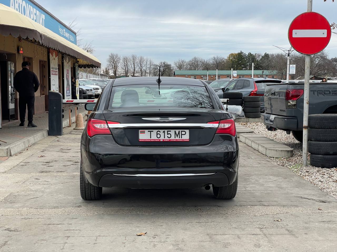 Chrysler 200C