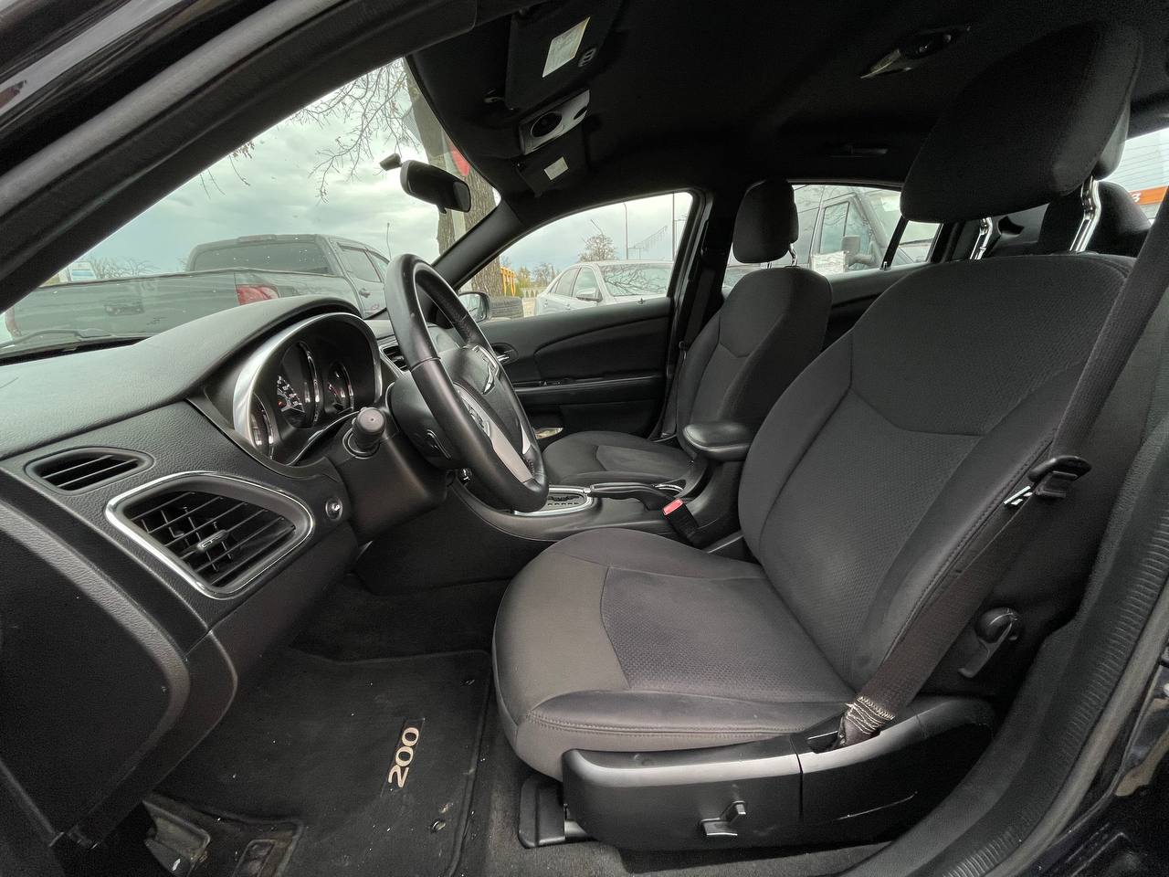Chrysler 200C