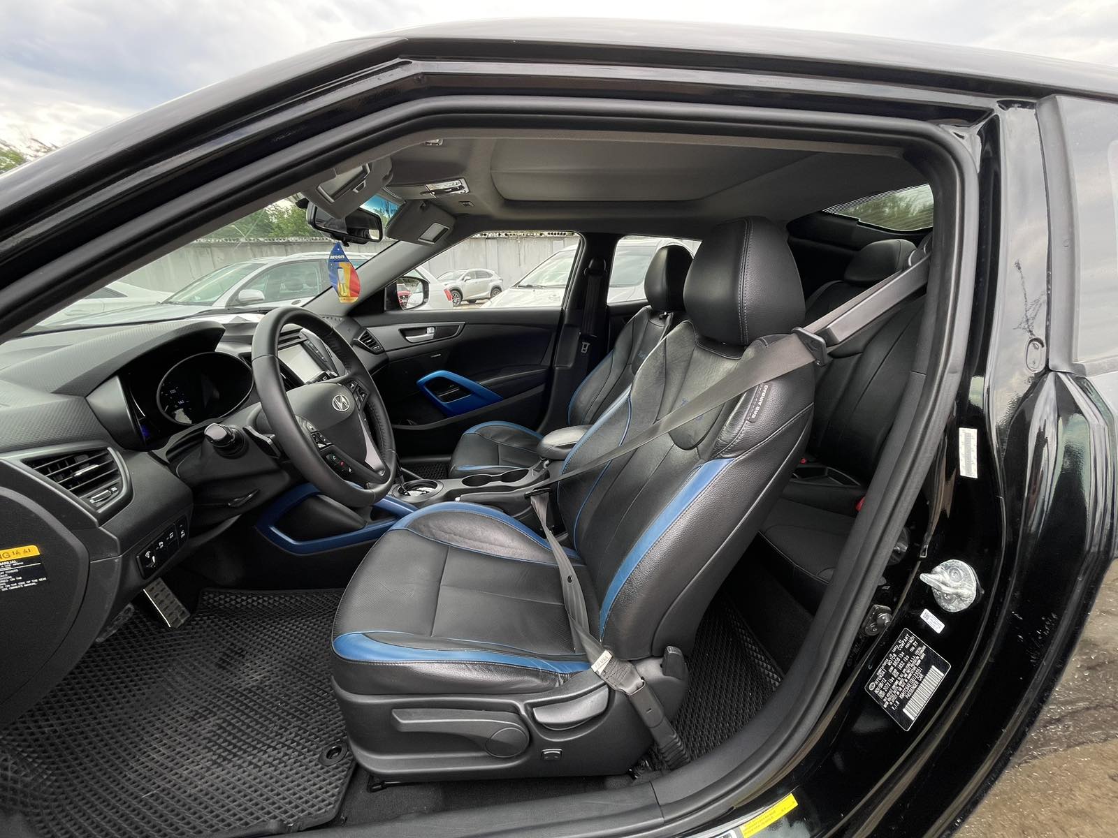 Hyundai Veloster