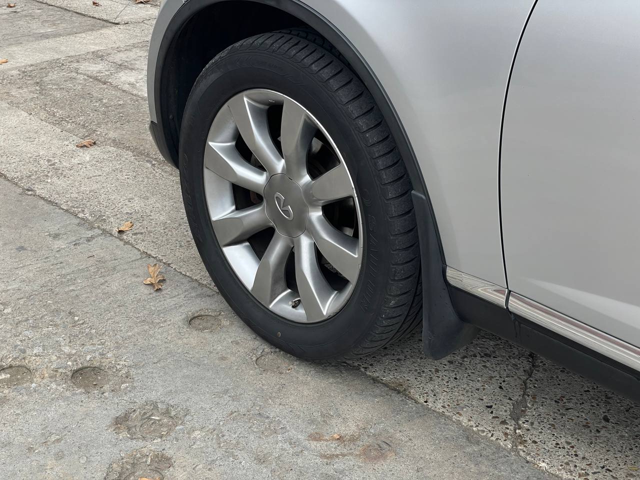 Infiniti FX35