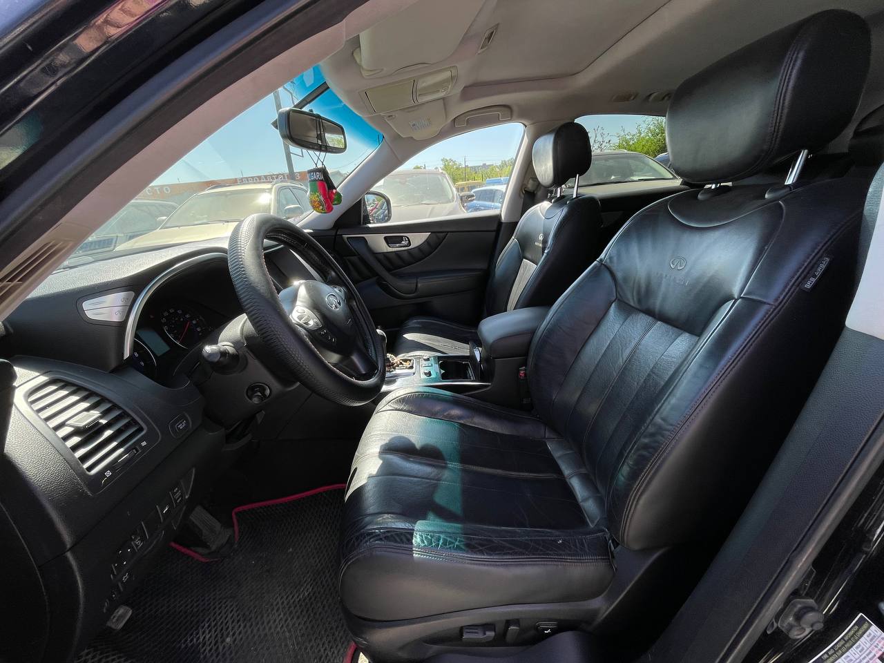Infiniti FX35