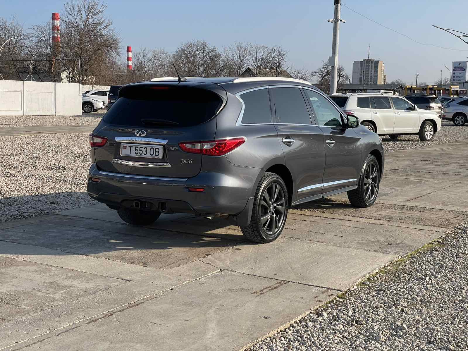 Infiniti JX35