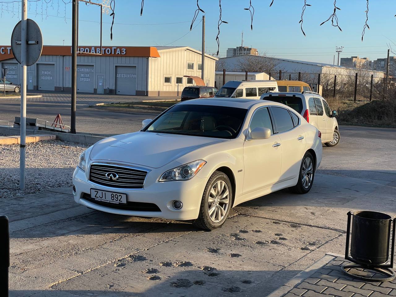Infiniti M35h