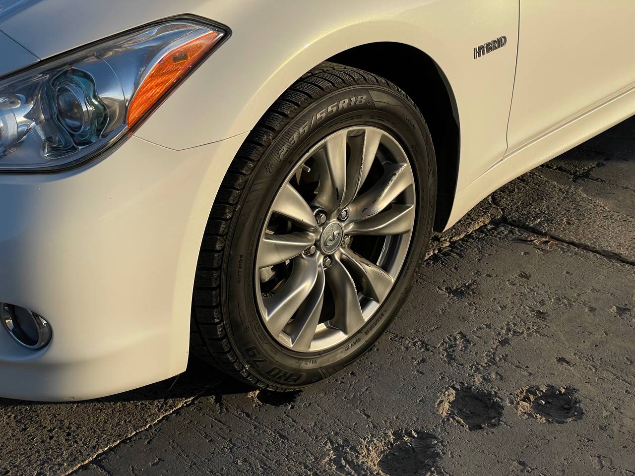 Infiniti M35h