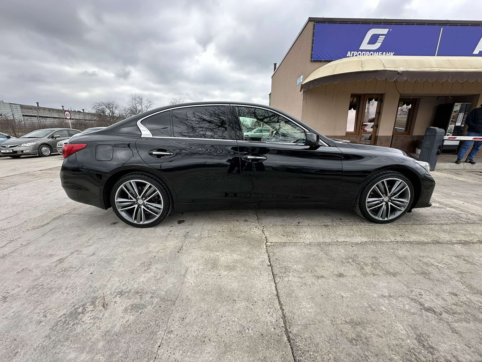 Infiniti Q50
