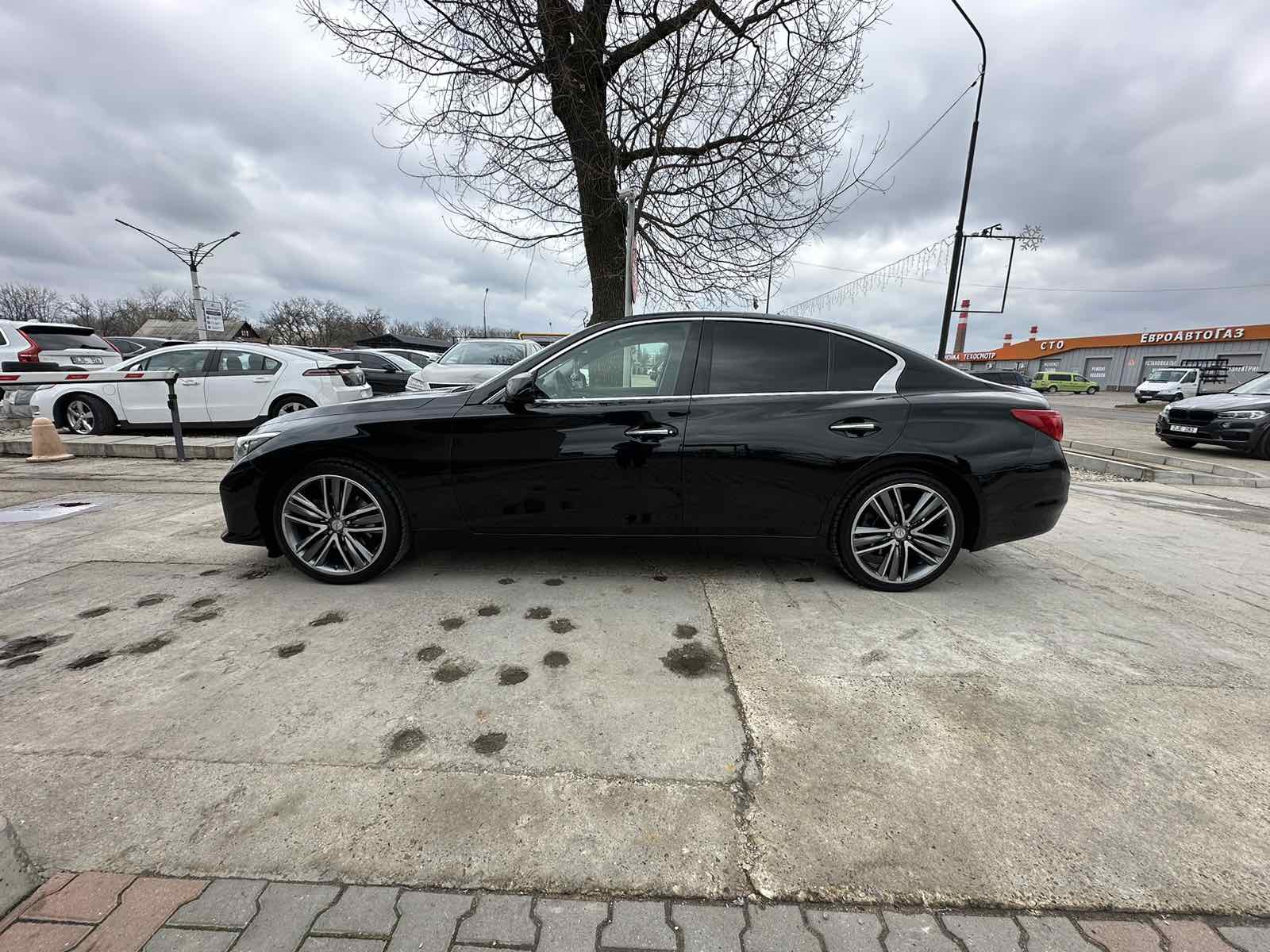 Infiniti Q50