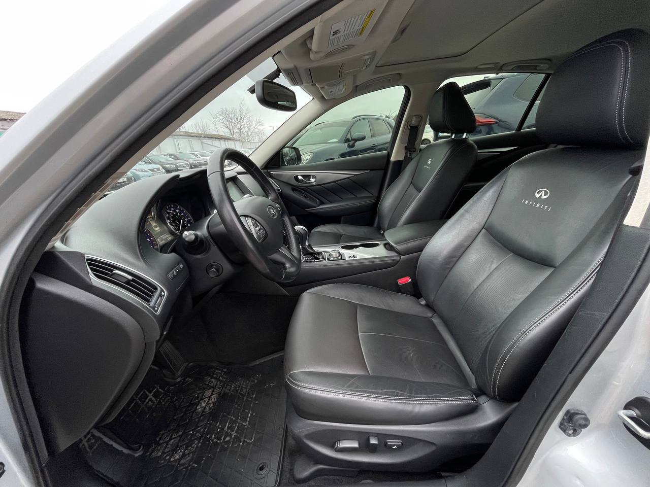 Infiniti Q50 Hybrid