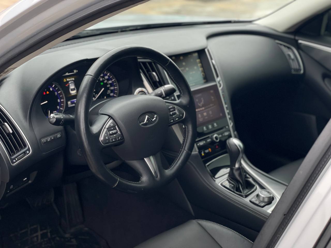 Infiniti Q50 Hybrid