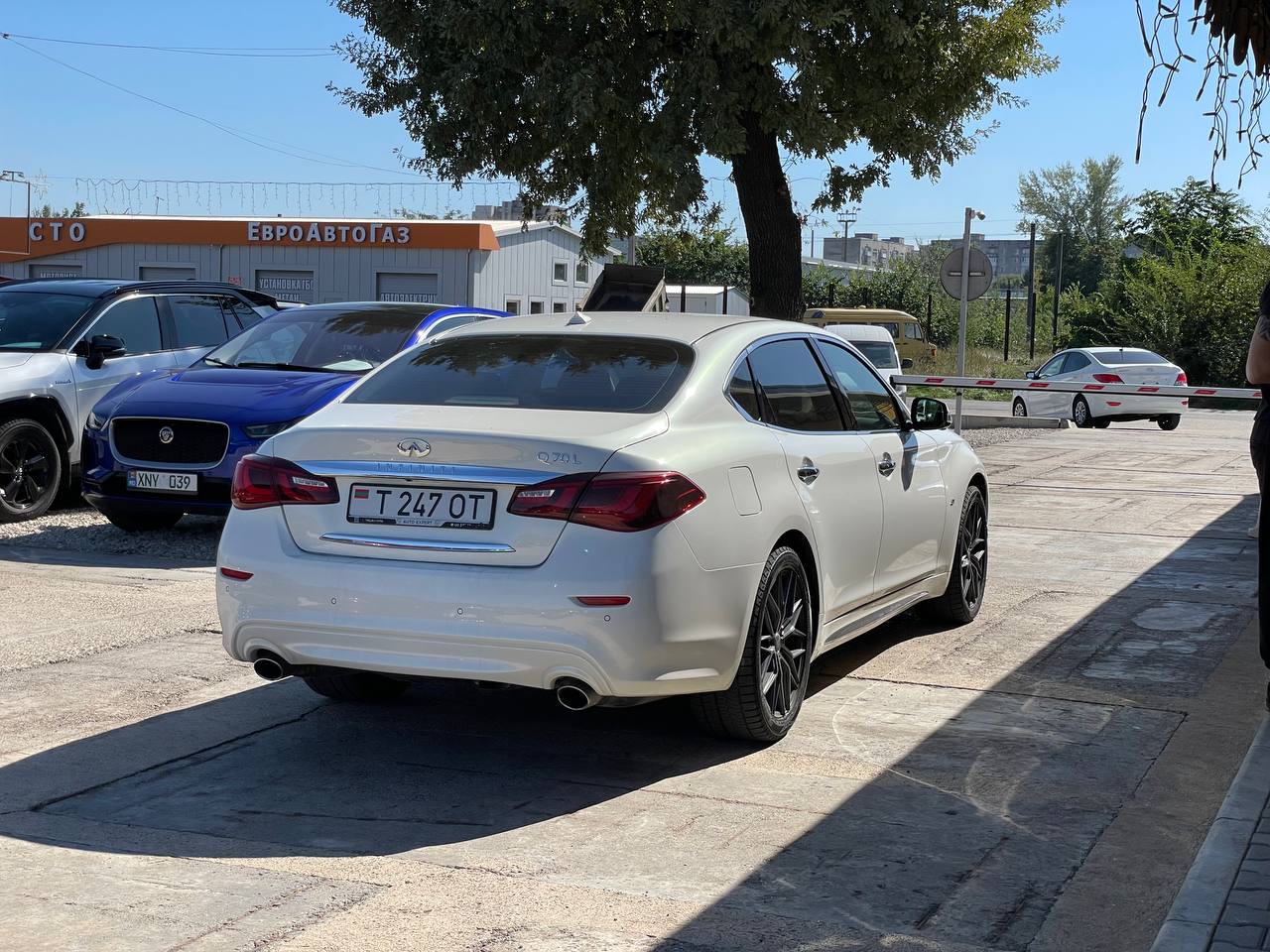 Infiniti Q70 Long