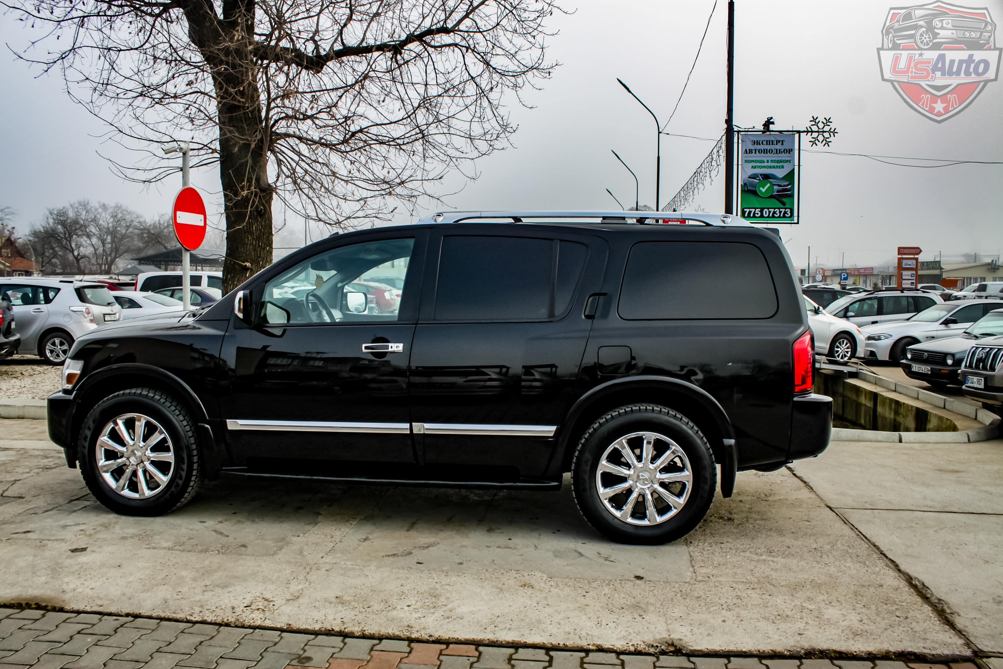 Infiniti QX56