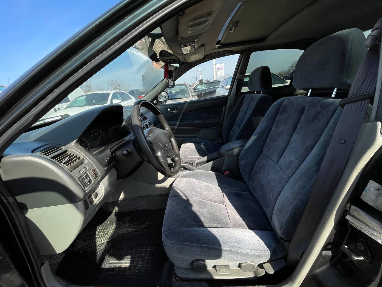 Mitsubishi Galant
