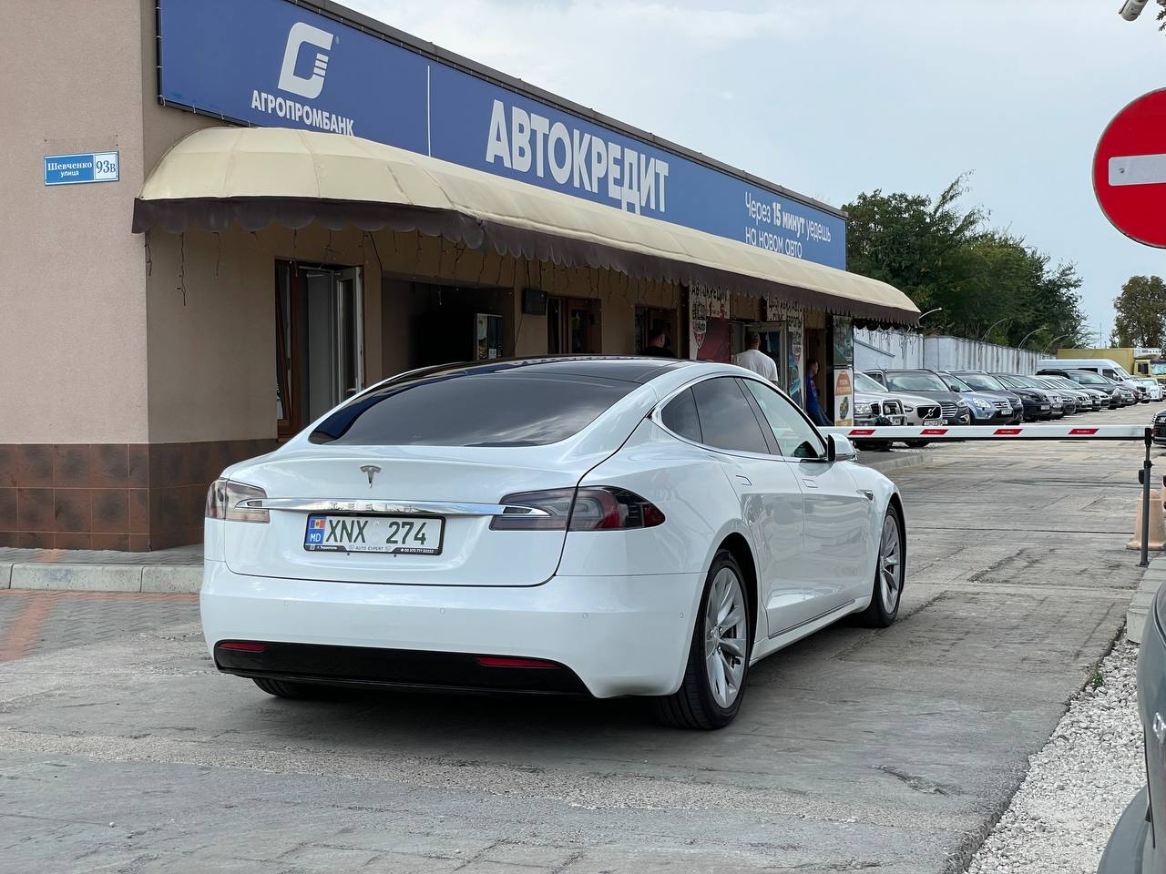Tesla Model S 75D
