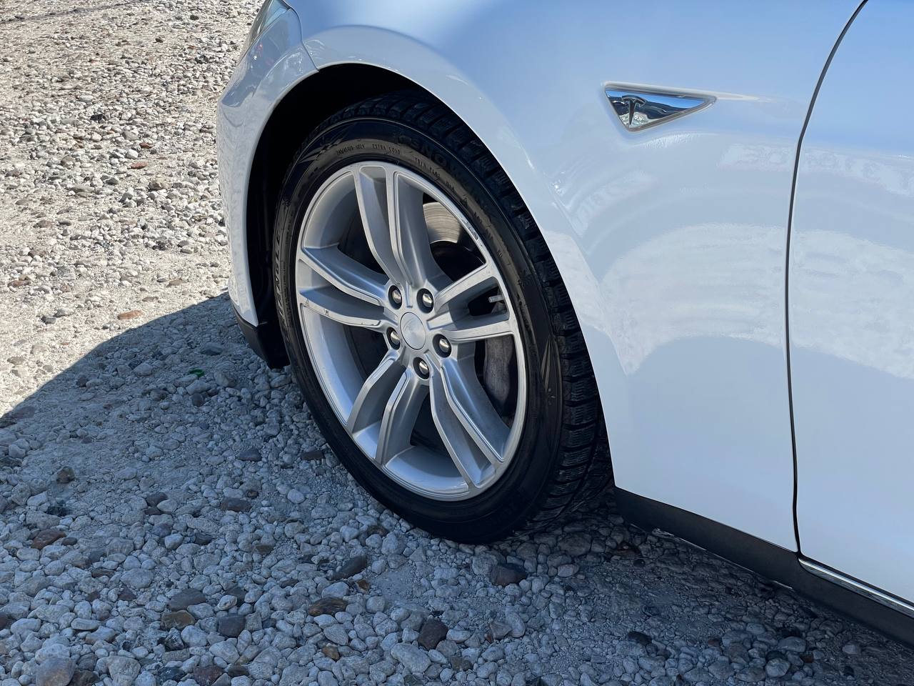 Tesla Model S 85
