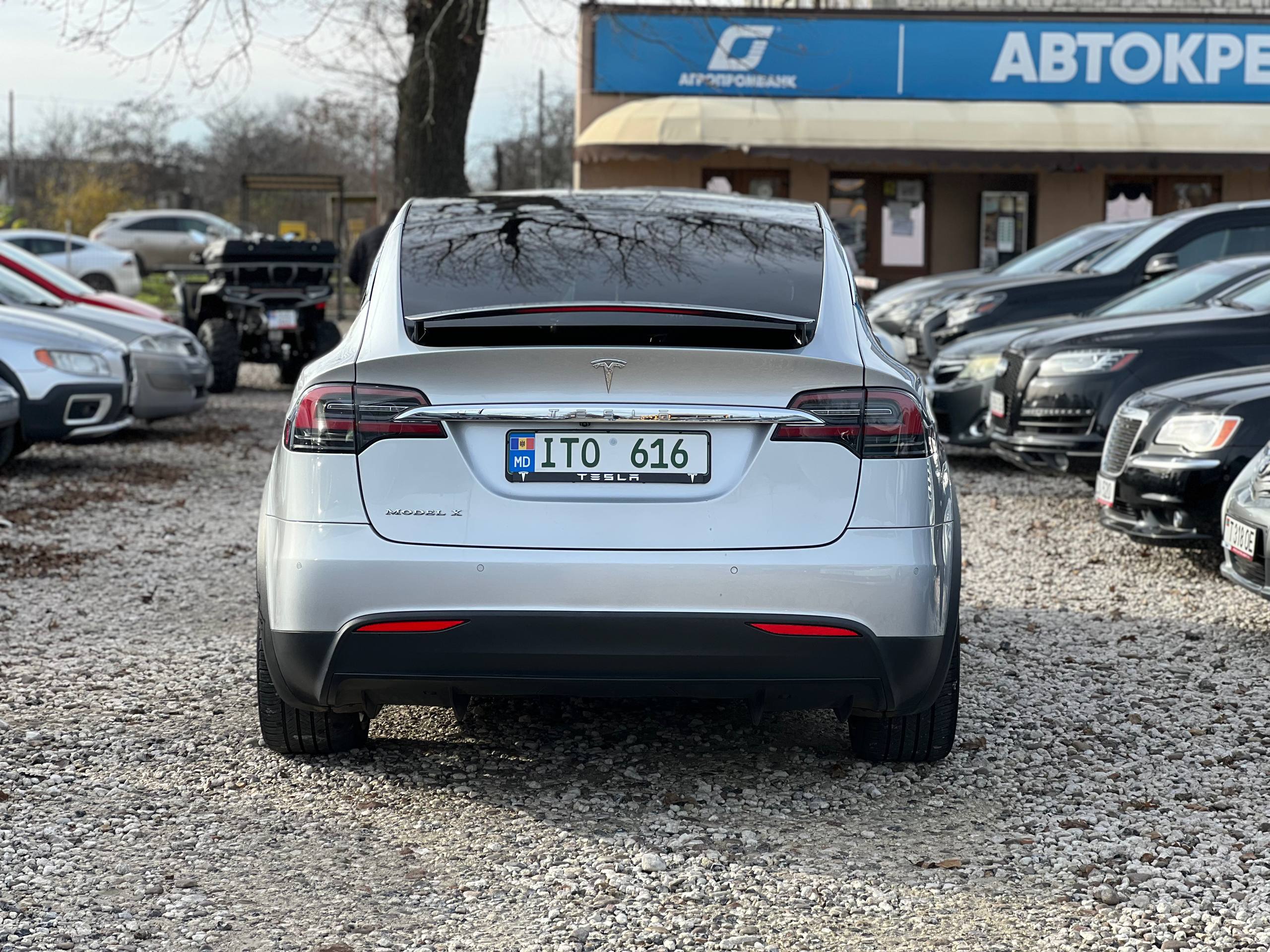 Tesla Model X 75D