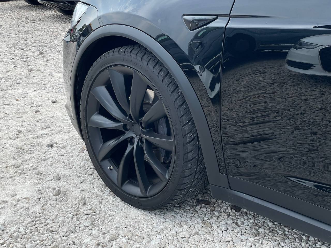 Tesla Model X 75D