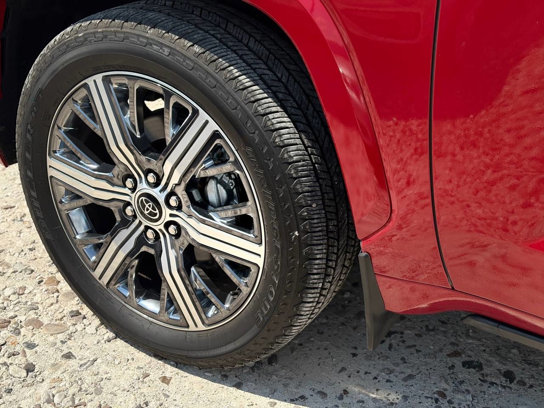 Toyota Sequoia Capstone