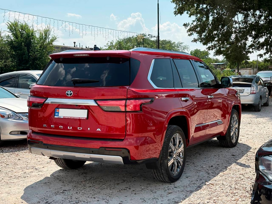 Toyota Sequoia Capstone