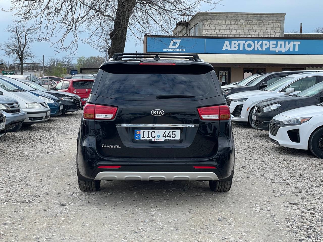 Kia Carnival