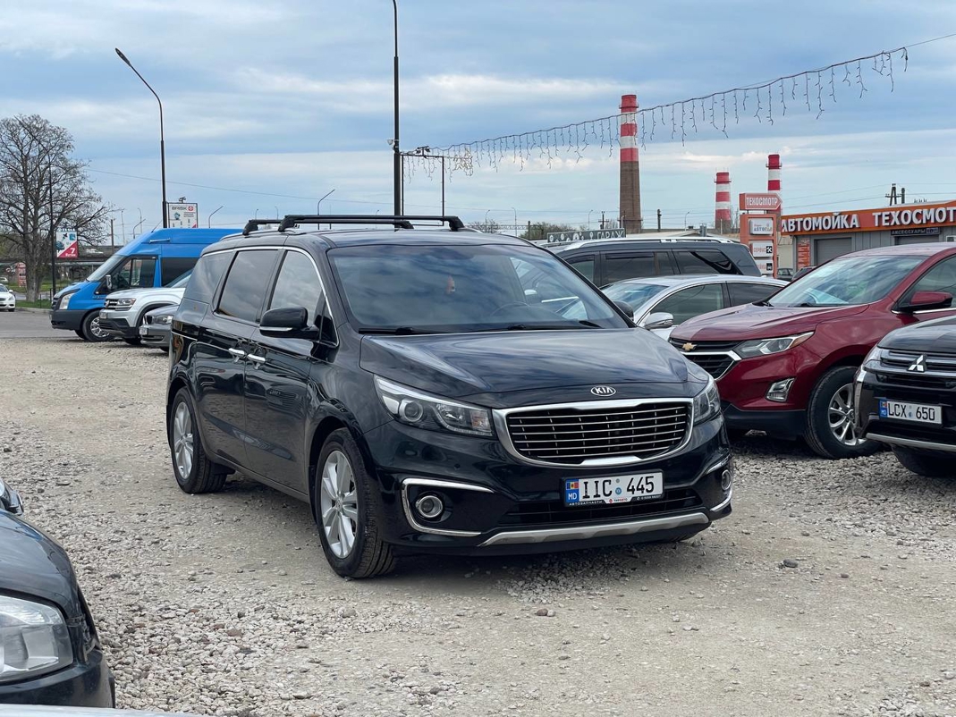 Kia Carnival
