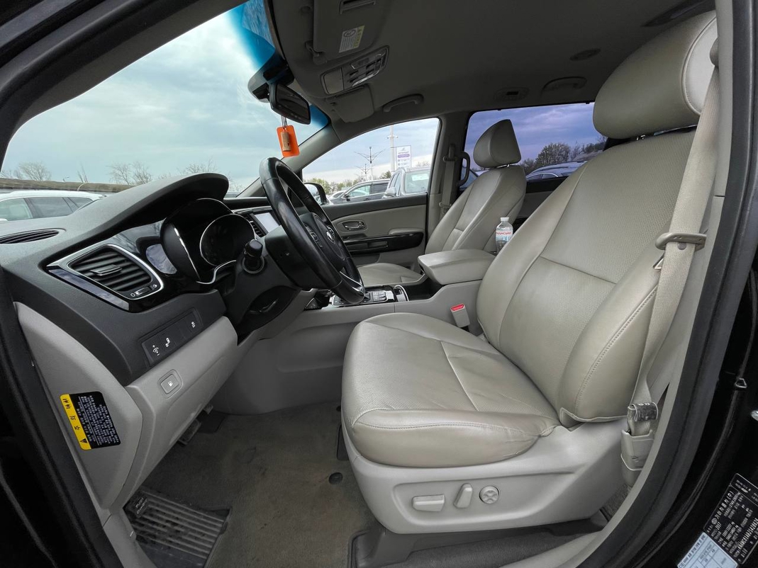 Kia Carnival