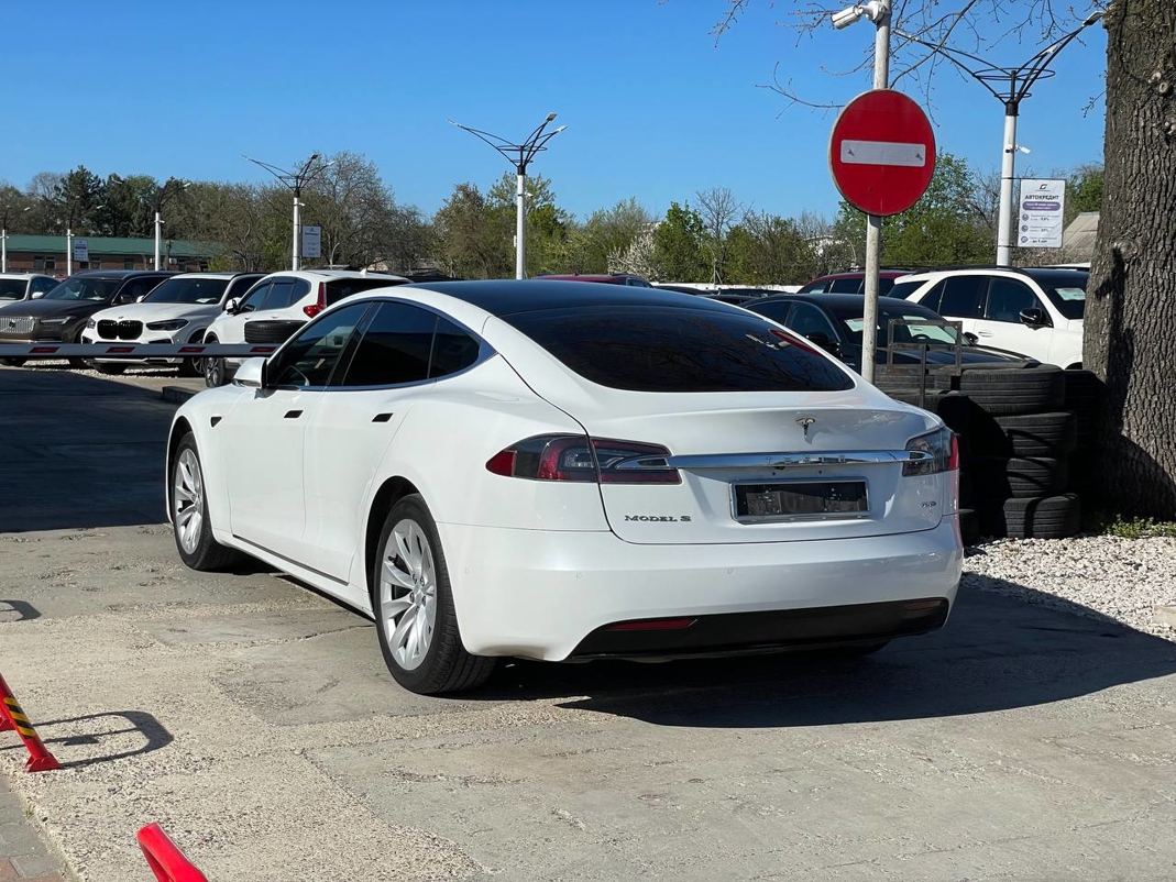 Tesla Model S 75D