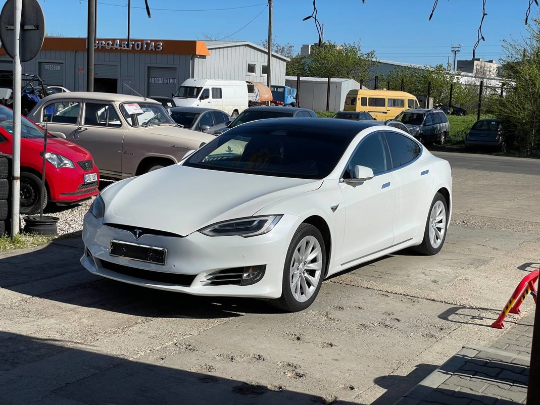 Tesla Model S 75D