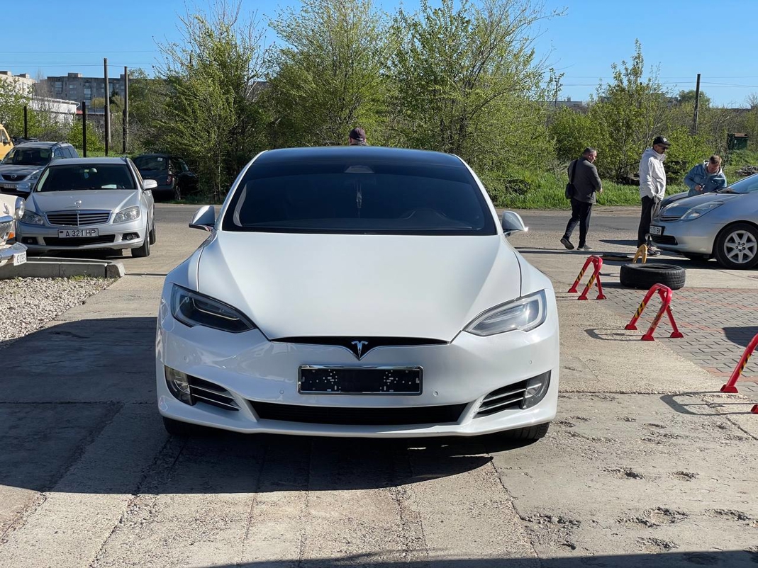 Tesla Model S 75D