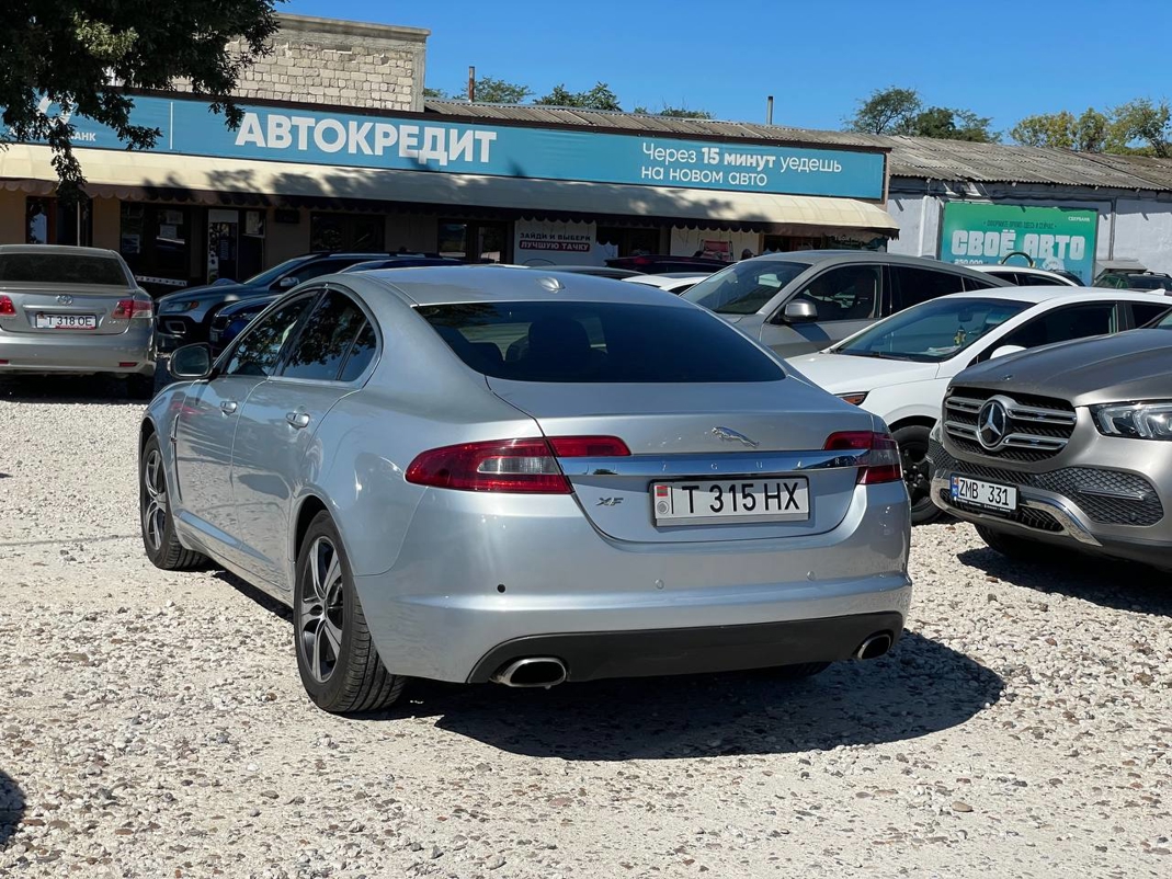 Jaguar XF