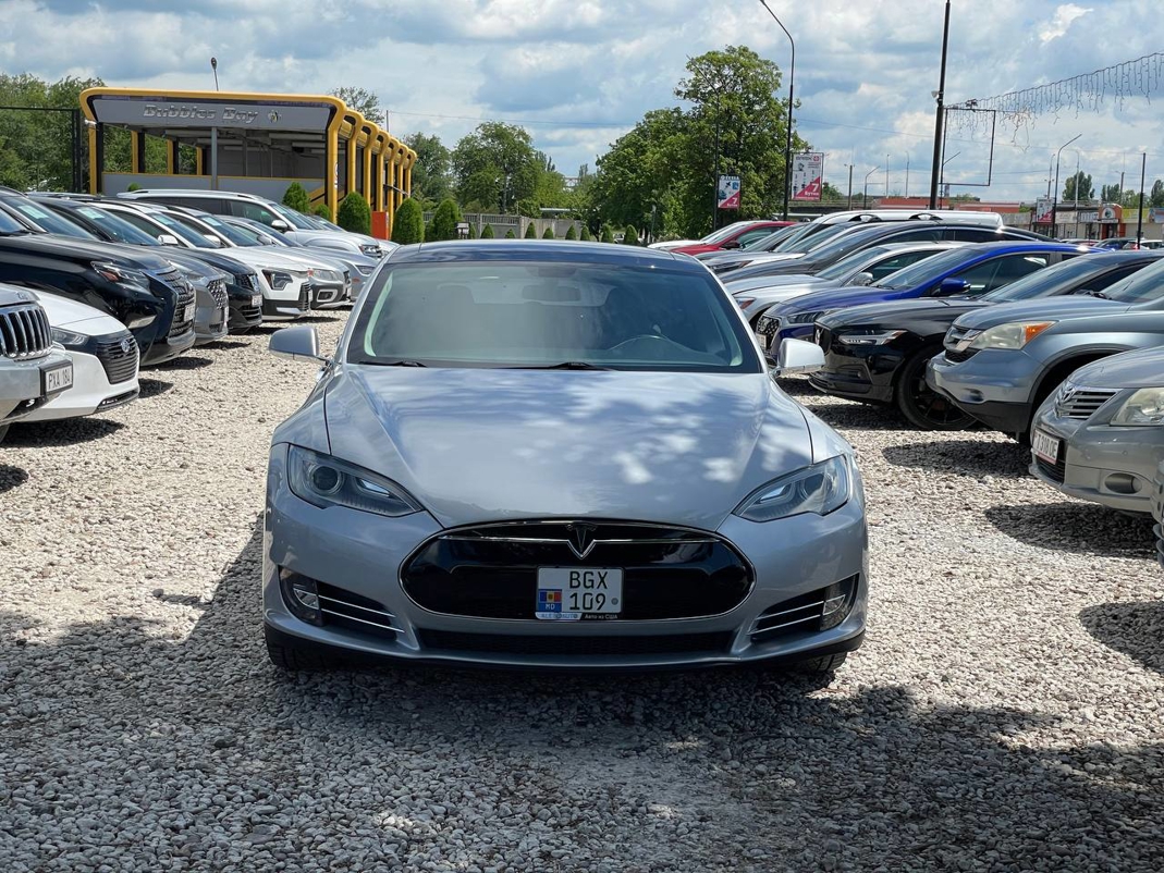 Tesla Model S Signature