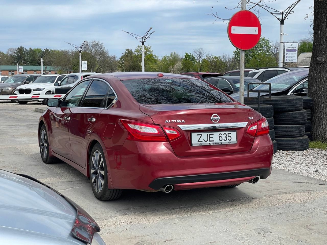 Nissan Altima