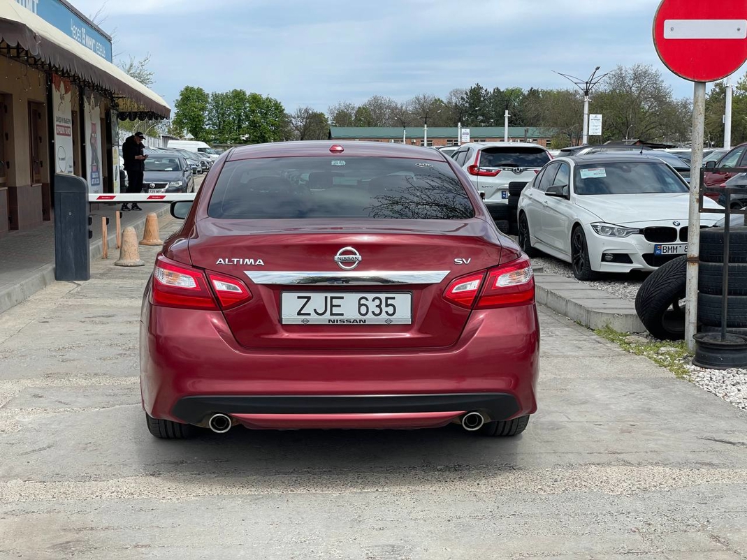 Nissan Altima