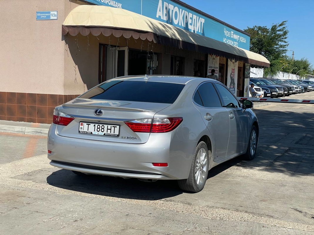 Lexus ES300h