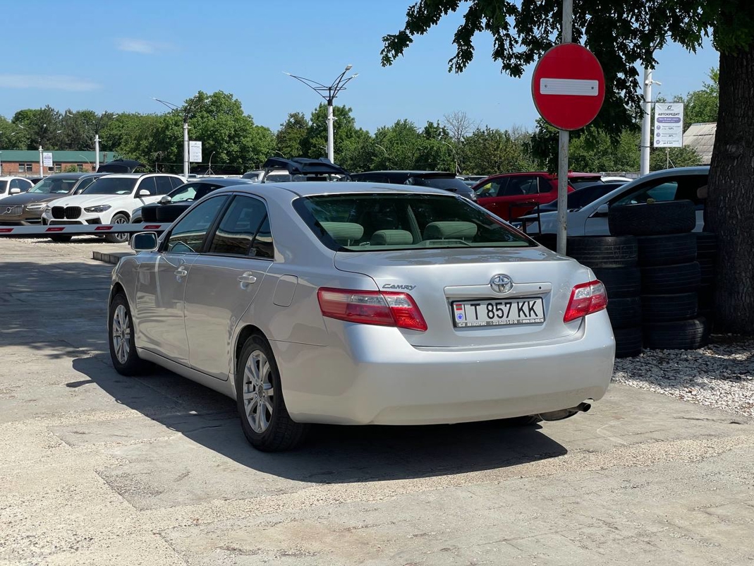 Toyota Camry 40