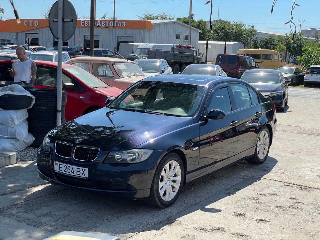 BMW E90 320i