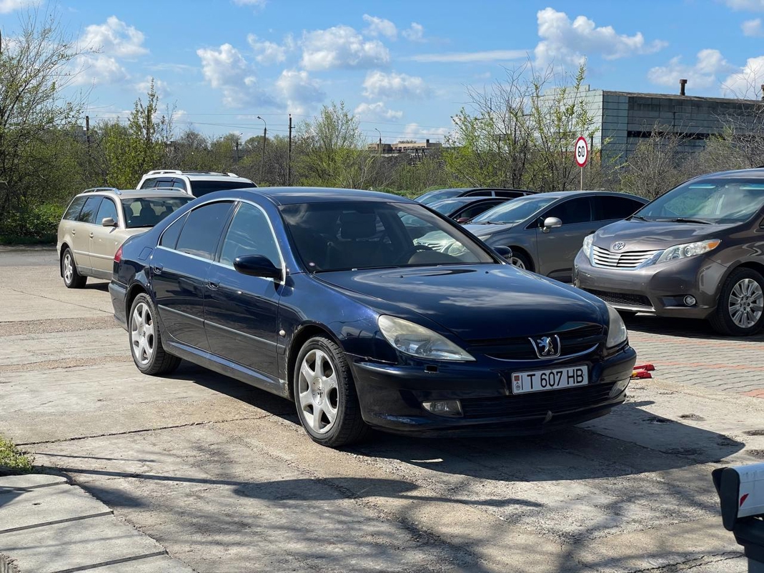 Peugeot 607