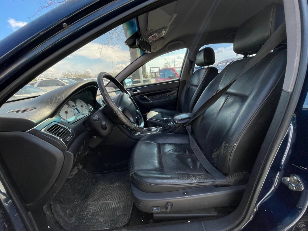 Peugeot 607