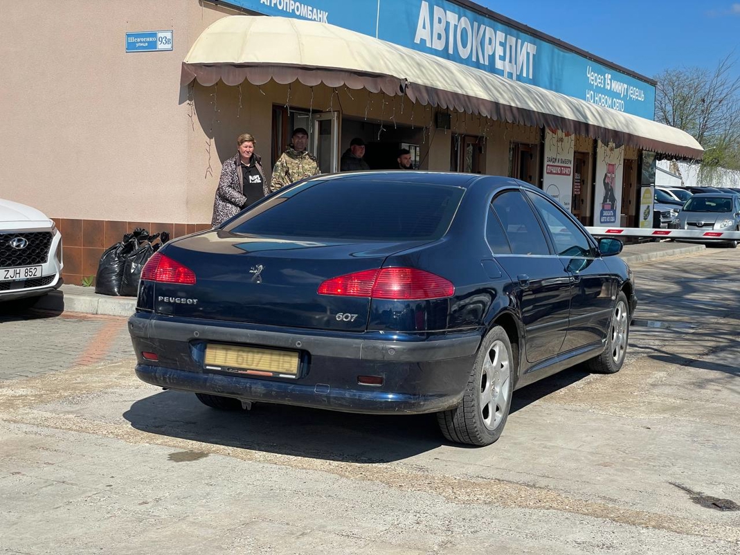 Peugeot 607