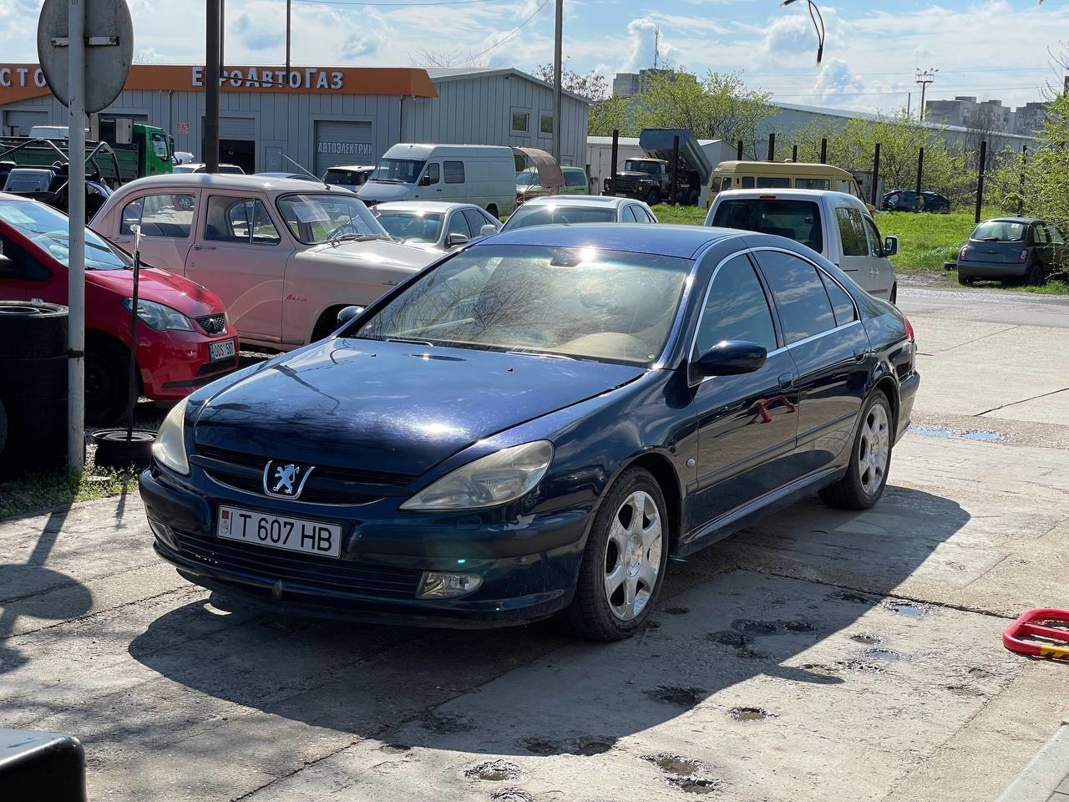 Peugeot 607