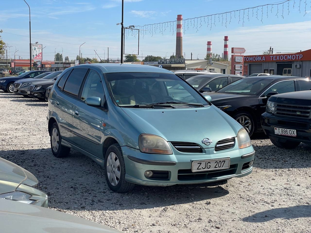 Nissan Almera Tino