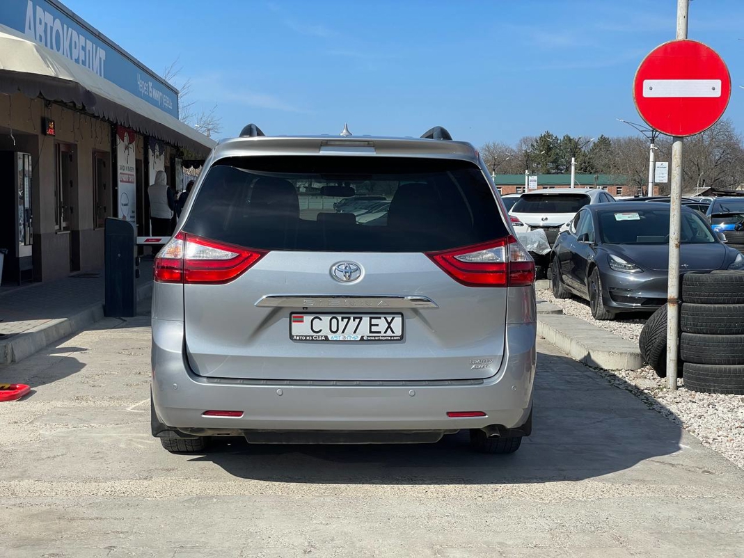 Toyota Sienna