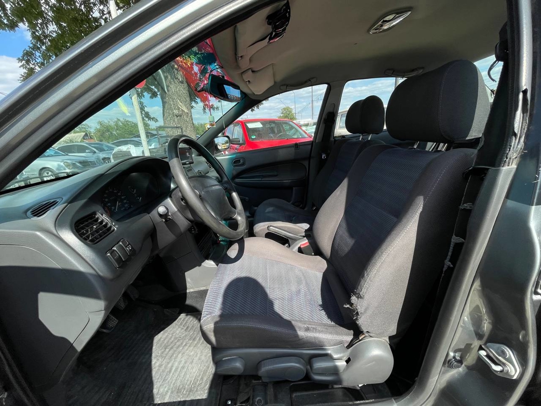 Mazda 323