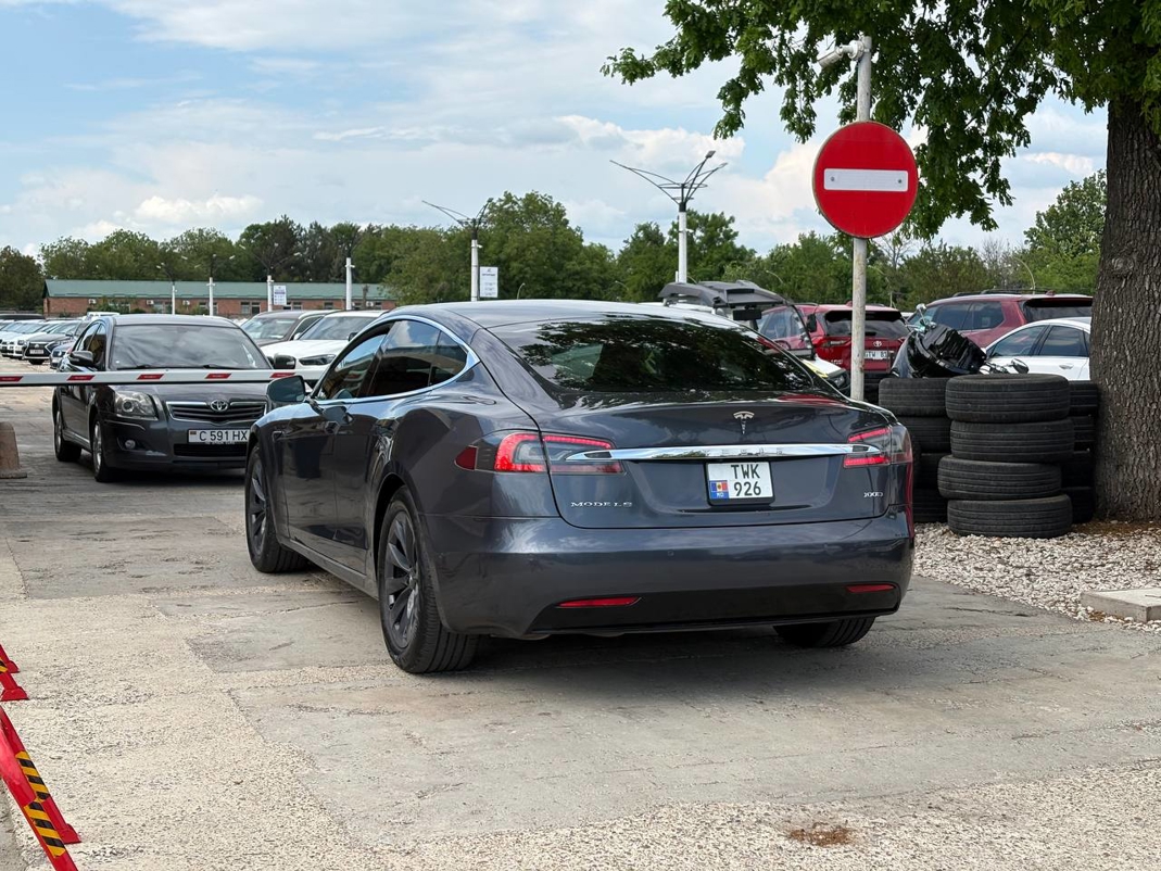 Tesla Model S 100D