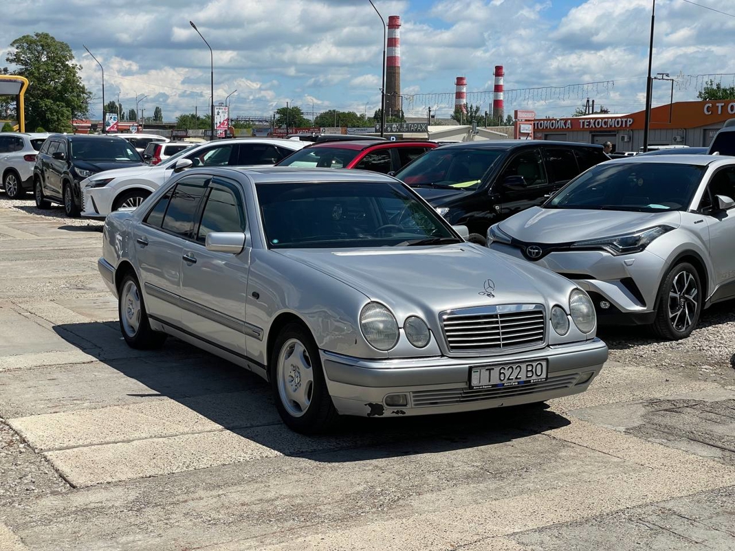 Mercedes Benz W210 E240