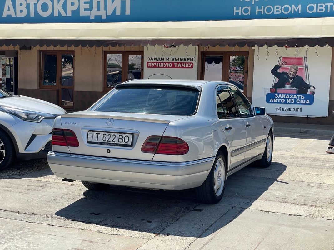 Mercedes Benz W210 E240