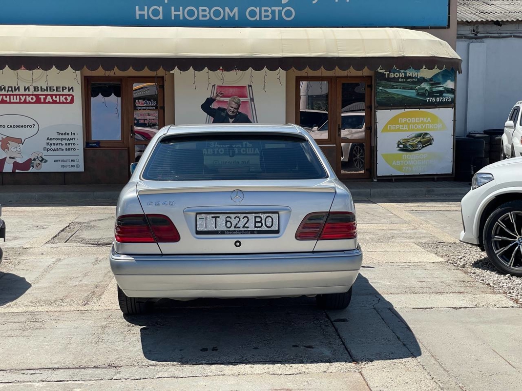 Mercedes Benz W210 E240