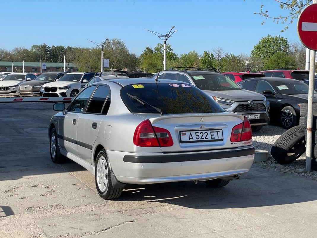 Mitsubishi Carisma
