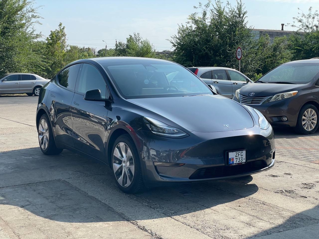Tesla Model Y Long Range Dual Motor