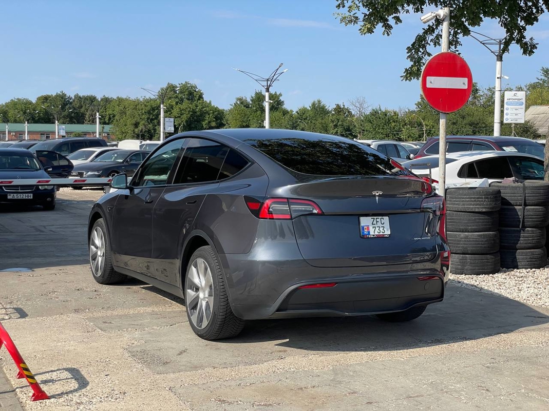 Tesla Model Y Long Range Dual Motor